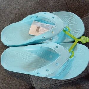 Crocs New with tag
